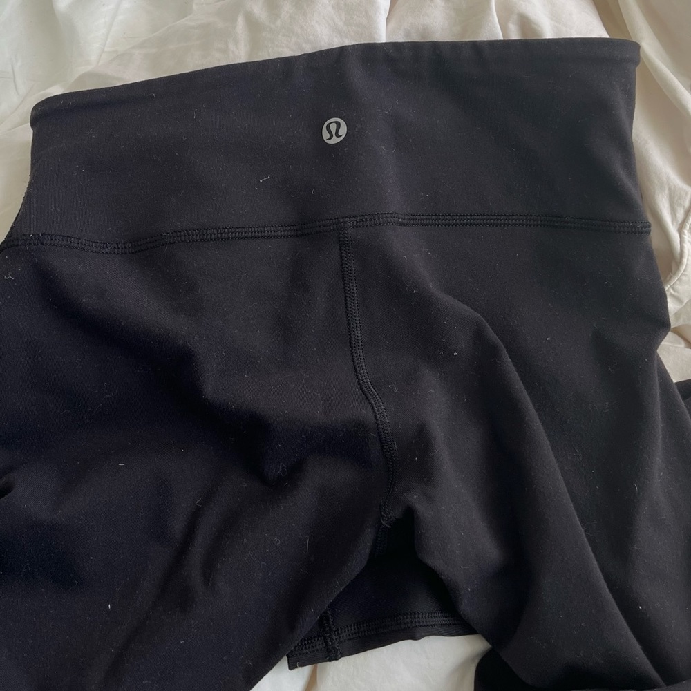 LULULEMON MID-RISE 28’ LEGGINGS - Picture 2 of 3